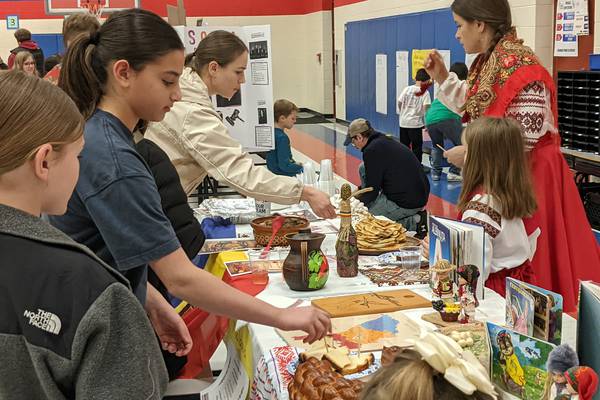 Grande Park Elementary School’s diversity on display at diversity fair