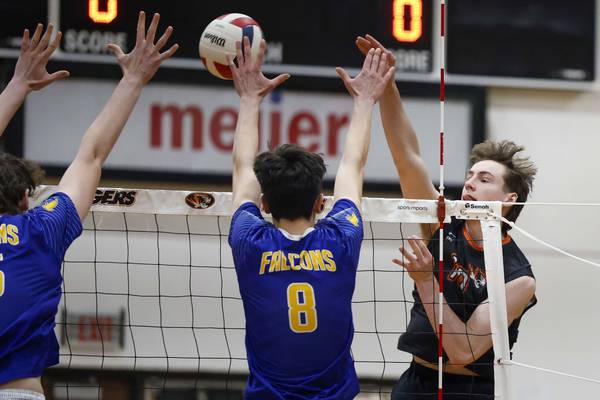 After tight 1st set, Wheaton Warrenville South pulls away in second to sweep Wheaton North, take DuKane lead