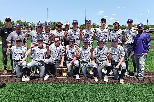 Brysen Meents, just called up to varsity, belts walk-off homer as Wilmington tops Coal City for regional title