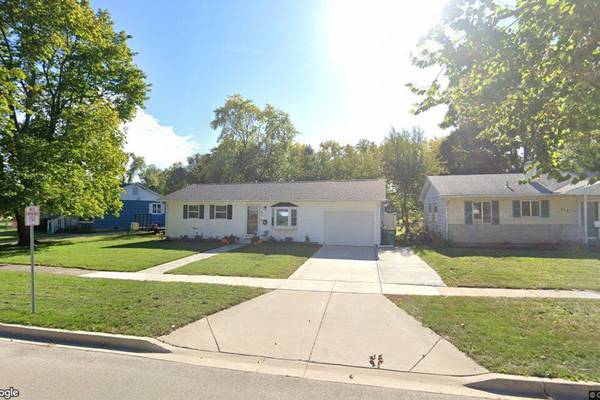 Sale closed in Sycamore: $290,000 for a three-bedroom home