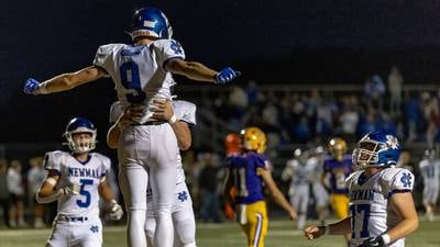 Newman overcomes strong start by Mendota to win 35-18, improve to 2-0