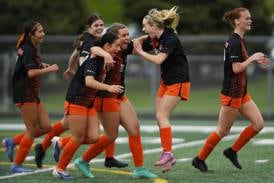 St. Charles East takes down St. Charles North; Geneva surges past Batavia in Tri-Cities Night