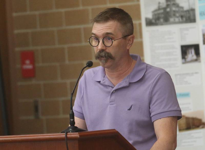 Ottawa mayor Robert Hasty speaks to the Illinois Health Facilities and Services Review Board during a hearing on Thursday, June 13, 2024 at Central Intermediate School in Ottawa.