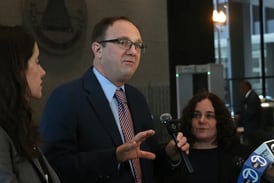 Judge rules four people arrested by ICE without warrants should be released