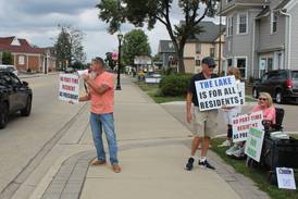 Crystal Lake residents rally for park district – and against recent park board actions