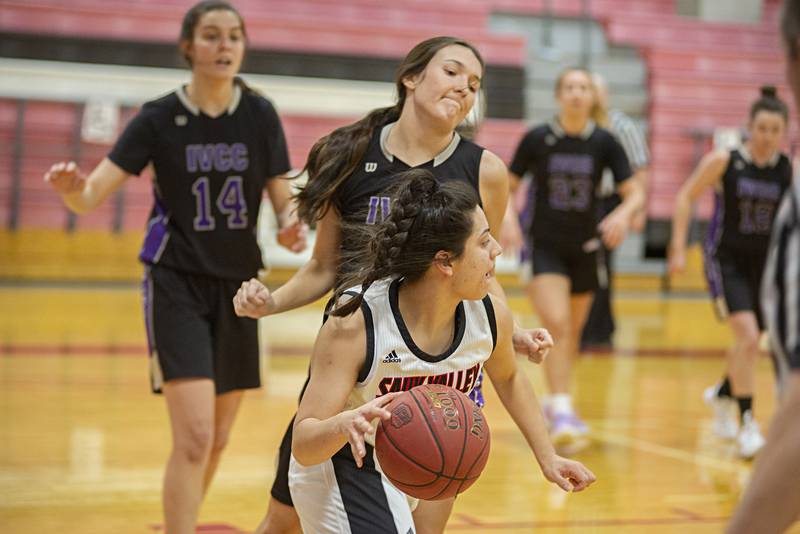 SVCC’s Alejandra Padilla looks to pass Thursday, Feb. 3, 2022 against IVCC.