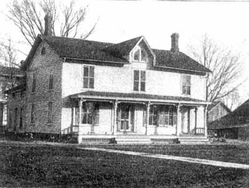 The Mansion House Hotel was erected by Capt. Eli Barnes in 1838. It stood as Sycamore’s oldest building until destroyed by fire in 1959. (From the 1899 “DeKalb Chronicle Illustrated Souvenir.”)