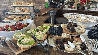 Morrison bakery hosts Titanic-themed tea