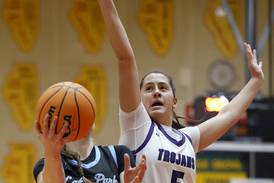 Downers Grove North dominates third quarter to beat Lake Park to win Schaumburg tourney