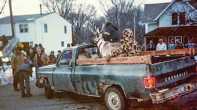 Hollywood brings Santa and his reindeer to Starved Rock Country