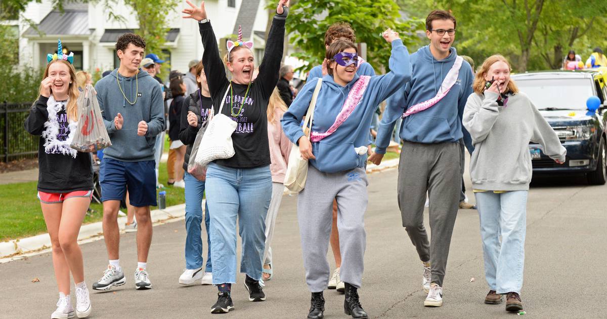 Photos Lyons Township High School celebrates Shaw Local