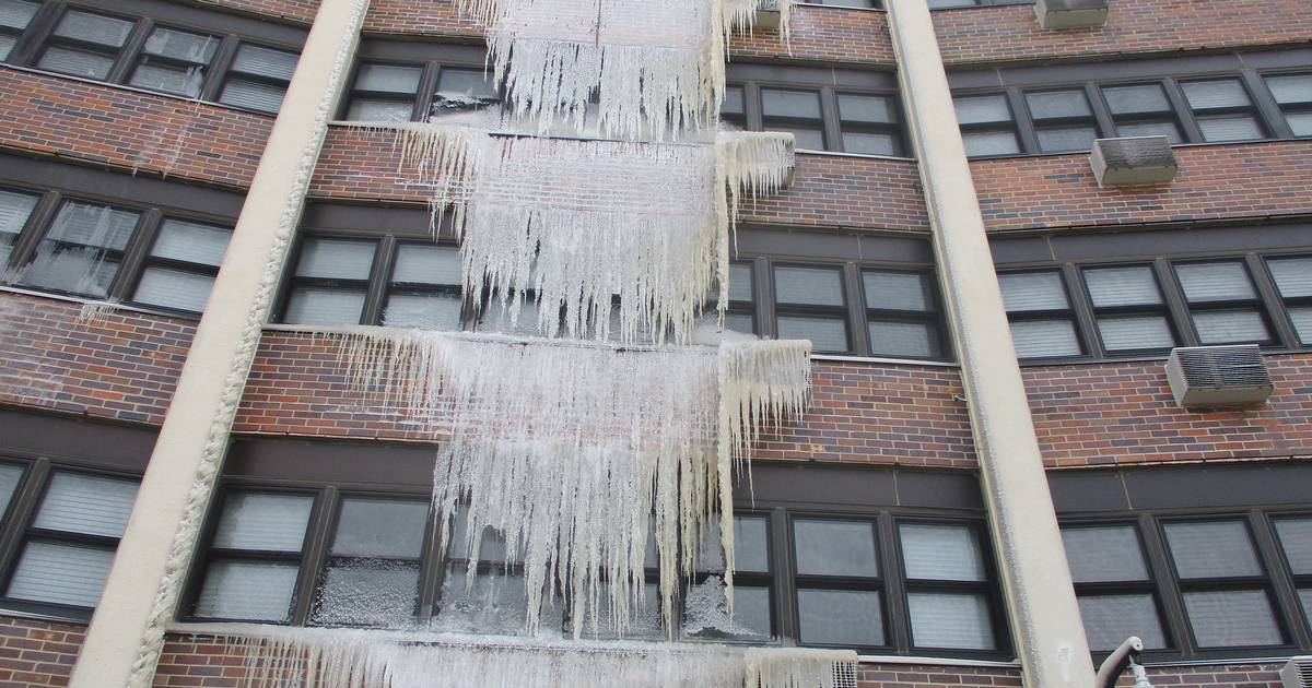 Burst pipes at Joliet housing authority building creates sheets of