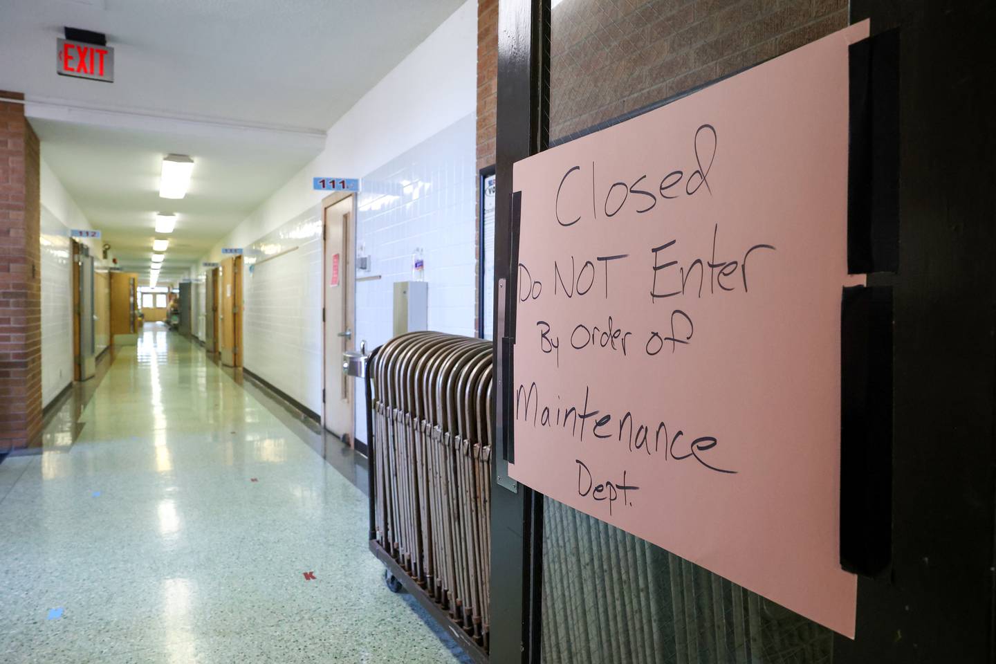 A sign notes the closure of the 1958 addition at Edison Primary School in Kankakee on Jan. 7, 2026, following the school's emergency closure due to structural concerns by Kankakee School District 111.