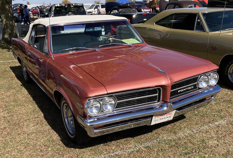 Photos by Steve Rubens - 1964 Pontiac Le Mans Front