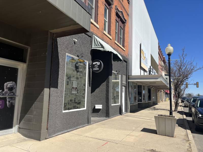 Maria’s Pizza in Peru closed after 20 years in business.