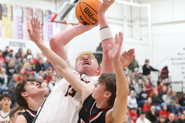 Isaac Willis, Indian Creek dominate boards, negate Nolan Price’s 25 points in sectional semi win over Woodland