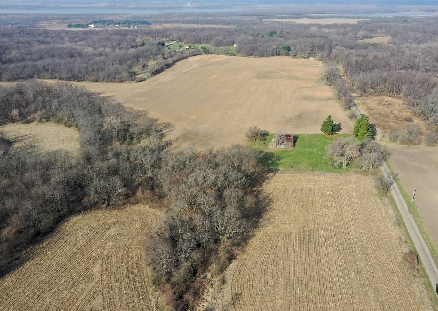 A view of the Putnam County geographic center looking west on Monday, March 30, 2026 near Florid. The center point lies at 41°12′18″N, 89°17′10″W, about one-quarter mile west of the intersection of Hattons Road and County Road 700 North, or about 1.6 miles south of the unincorporated community of Florid. That location is on private land.