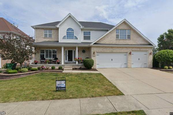 Single-family home sells in Homer Glen for $680,000