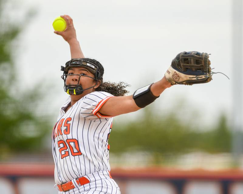 Oswego's Jaelynn Anthony (20) pitches during the regional final game on regional finals Friday May 22, 2026, while taking on Benet Academy held at Oswego High School.