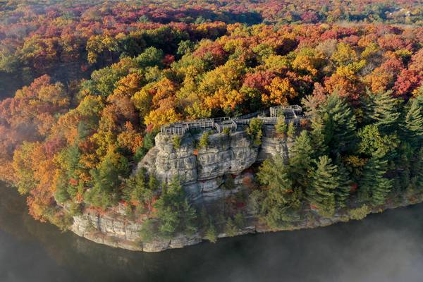 Where to find beautiful fall colors in Starved Rock Country