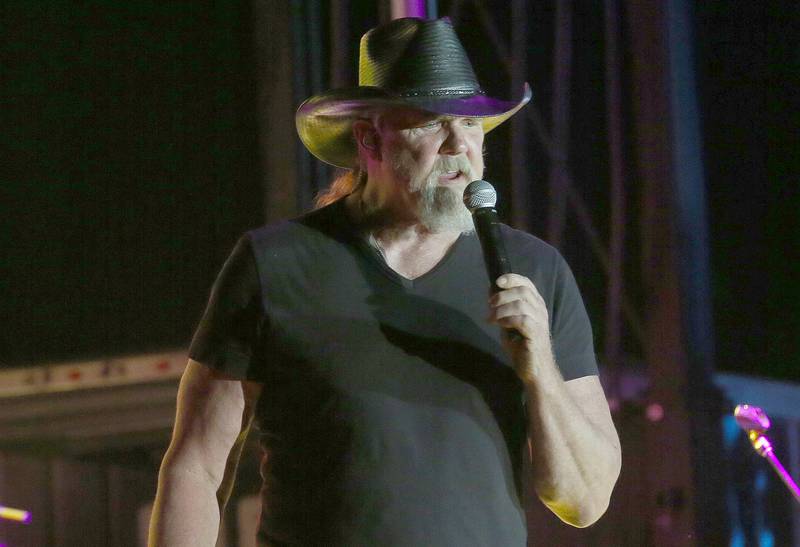 Trace Adkins sings to the crowd on Thursday, Aug. 21, 2025 at the Bureau County Fair in Princeton.
