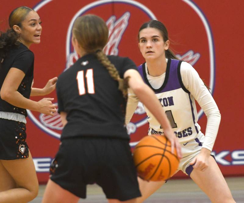 Dixon's Kiley Gaither (11) defends against Harlem at the Oregon Girls Tip-Off Tournament on Wednesday, Nov. 19, 2025 in Oregon.