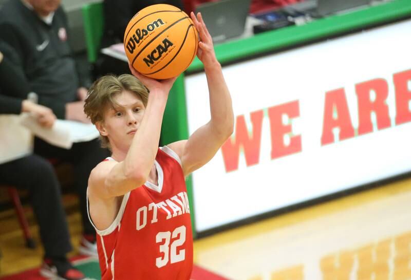 Ottawa's Aric Threadgill shoots a jump shot against Streator during the Class 3A Regional semifinal game on Wednesday, Feb. 26, 2025 in Sellett Gymnasium at L-P High School.