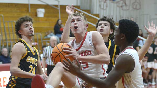 Behind Joe Hoesktra’s 19-point, 24-rebound double-double, Streator holds off Reed-Custer