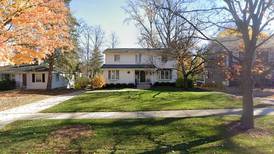 Glen Ellyn: Single-family home sells for $1.03 million