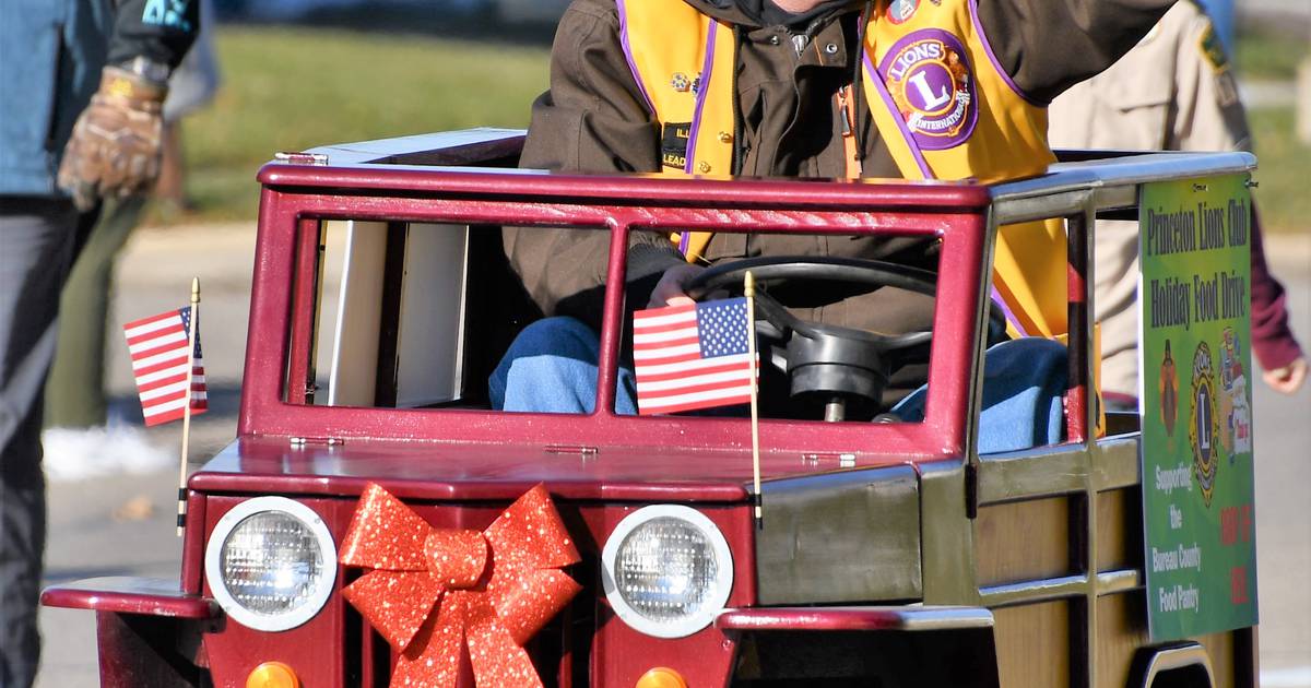 Photos Princeton celebrates Christmas season with a parade Shaw Local