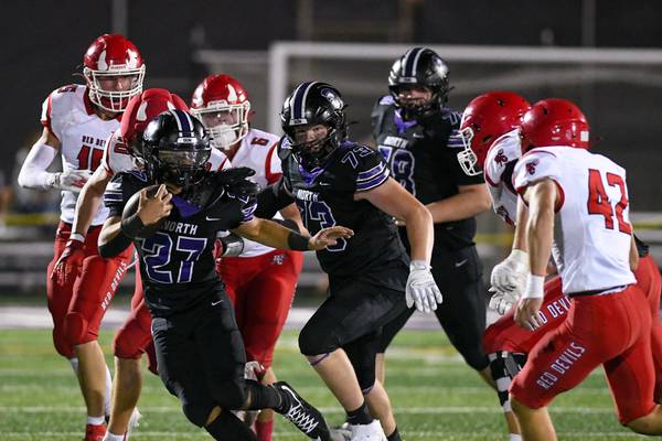 Downers Grove North, on Kevin Jay’s late TD to Will Vala, edges Hinsdale Central