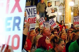 ‘This issue isn’t going away’: Illinois lawmakers delay pension reform again