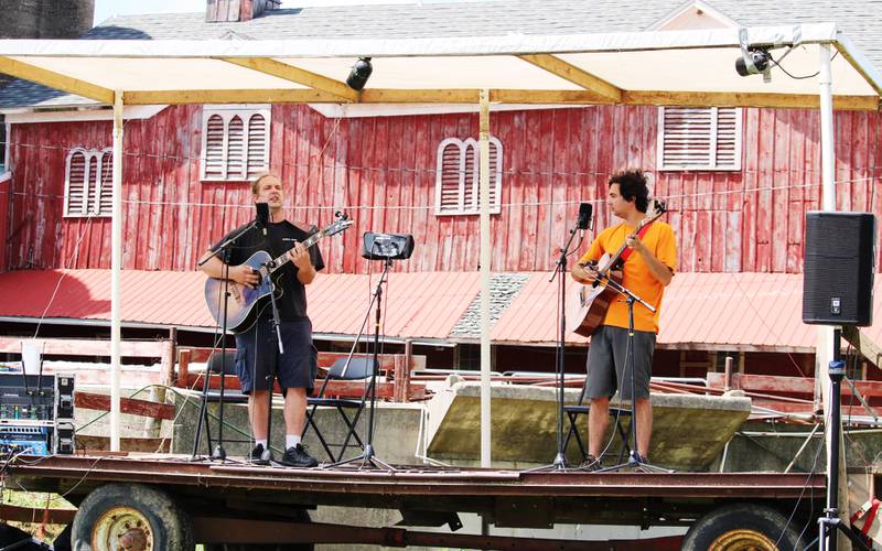 The Willow Folk Festival, located in the small town of Willow, between Mount Carroll and Stockton, brings together a wide variety of musicians who perform bluegrass, gospel and country tunes, with the Schlafer Family Farm's 1876 Victorian barn as a backdrop.