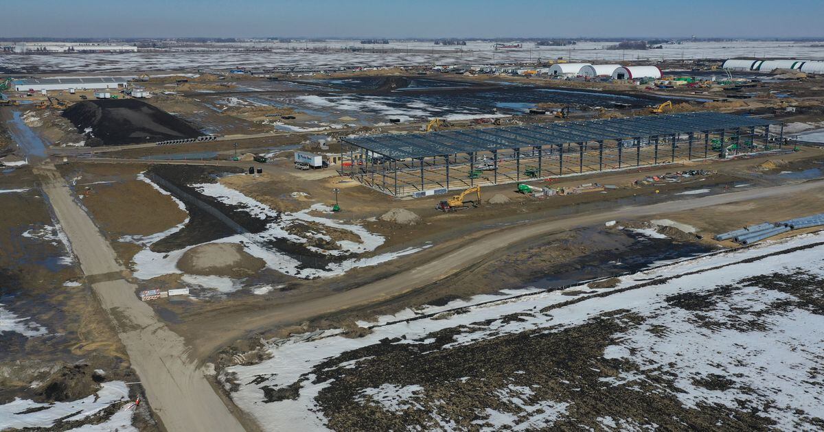 Photos Construction ramps up at Facebook DeKalb Data Center site