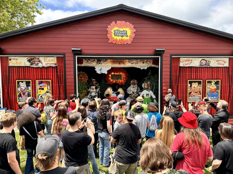 Celebrate "Christmas in July" with family fun, fantastic entertainment at the Volo Museum July 26-28. the legendary Rock-afire Explosion animatronic band, of ShowBiz Pizza Place origin, will perform their rarely seen live Christmas shows dating to 1982 and 1987.