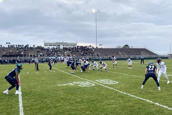 Montini’s offense comes out firing in 47-17 Class 4A victory over Peoria Notre Dame