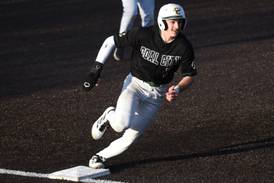 Donnie Ladas’ go-ahead single at Herscher helps Coal City stay perfect in ICE