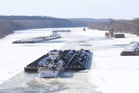 Photos: Illinois Valley rivers, lakes freeze over