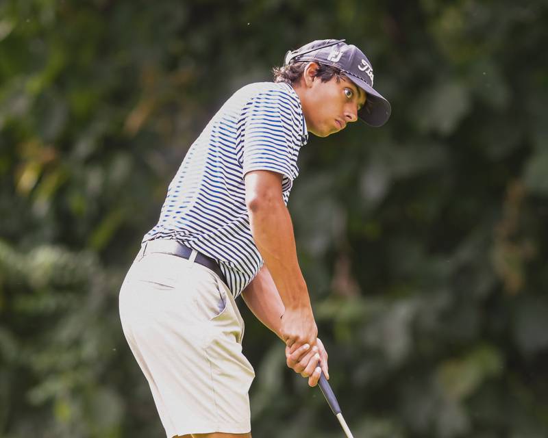 Declan Chavez of Oswego watches his putt during the Plainfield Central regional on Wednesday Oct. 1, 2025, held at Wedgewood Golf Course in Plainfield.
