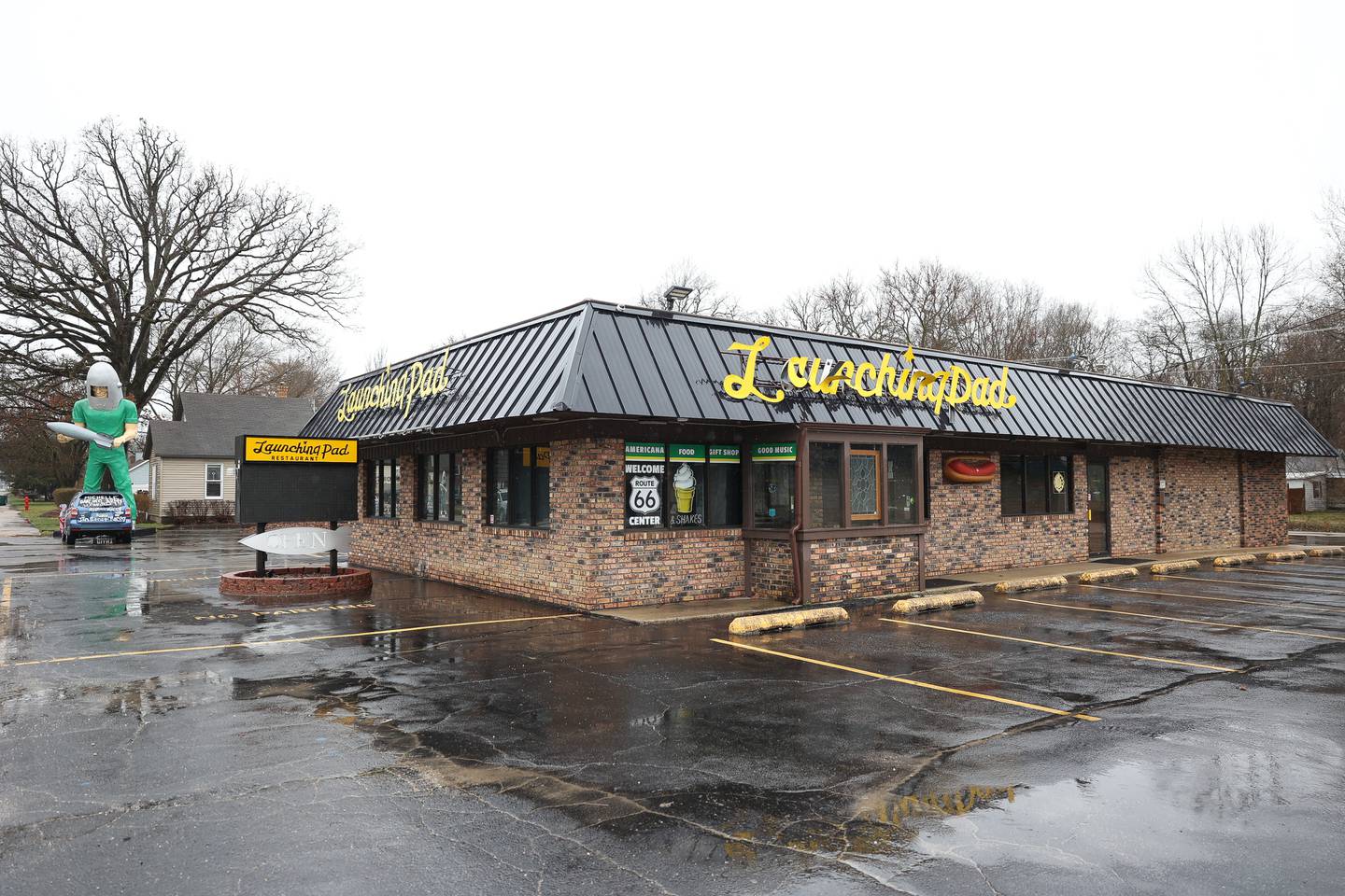 The owner of The Launching Pad, a closed restaurant, is auctioning off the Gemini Giant in an online auction.