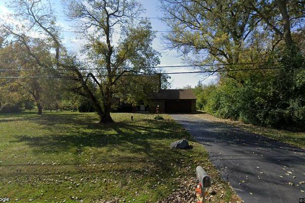 Single-family home sells in Crystal Lake for $350,000