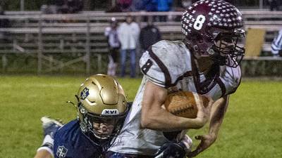 Marquette toughs out win over Princeville, 32-7