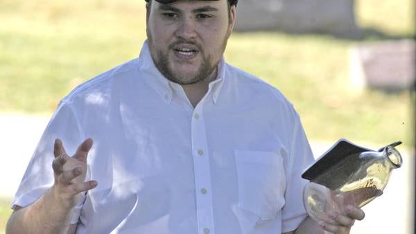 Photos: Oakwood Cemetery Walk in Dixon