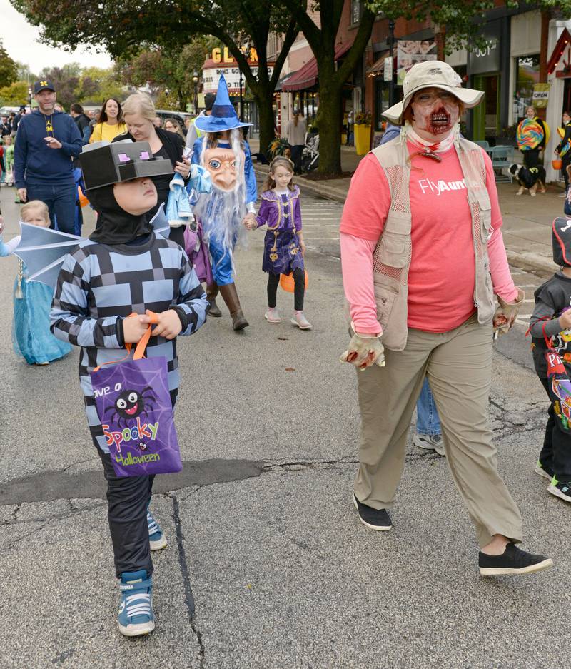 Photos Halloween festivities in Glen Ellyn Shaw Local