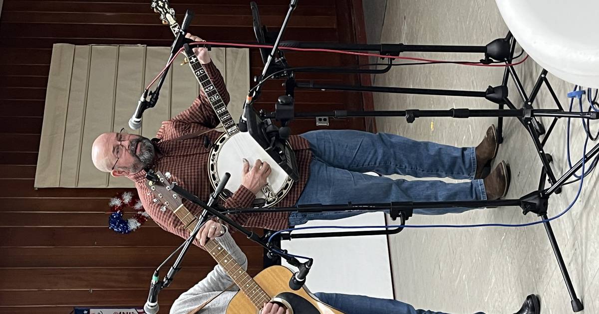 First Fridays Open Mic is Feb. 6 in Oregon