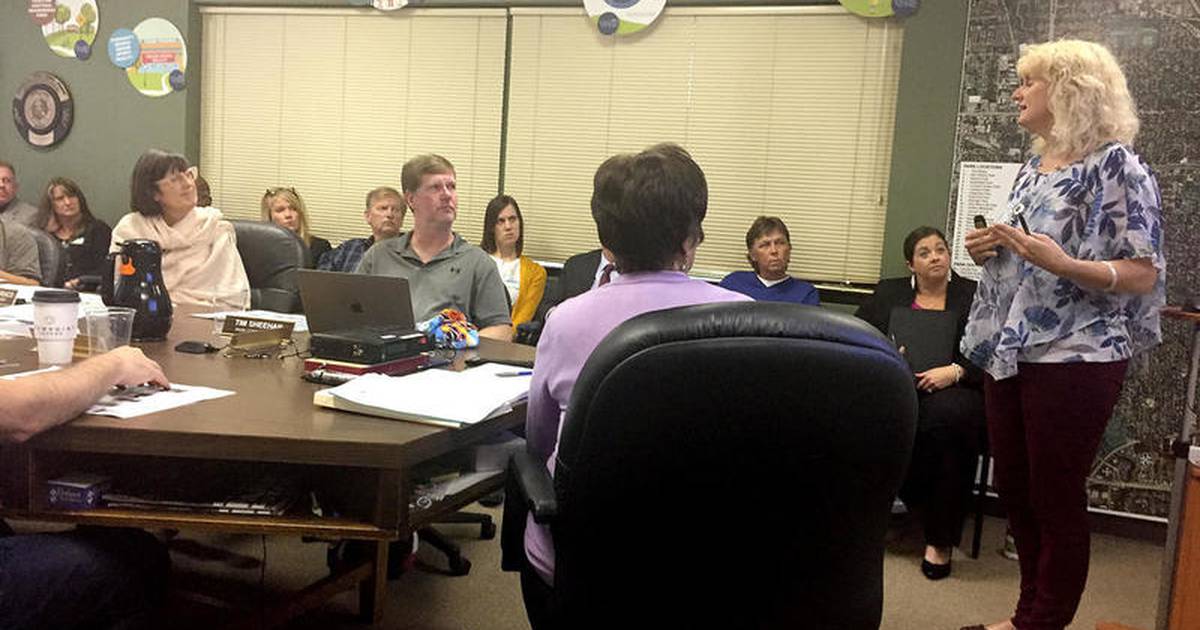 elmhurst-park-district-board-discusses-dog-park-concepts-shaw-local