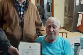 Dixon American Legion presents award to longtime member