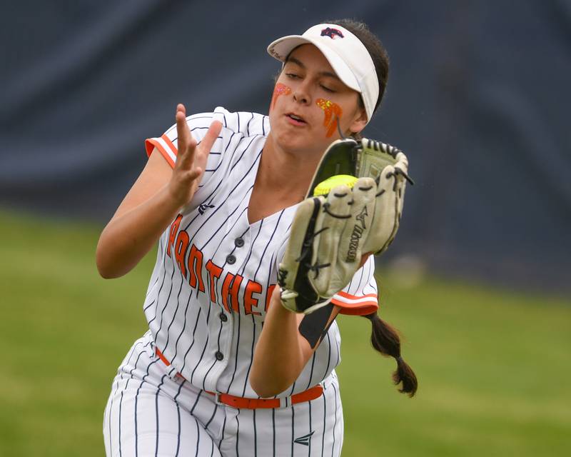 Oswego's Ellalina Mahoney (7) catches the ball during the regional final game against Benet Academy  on Friday May 22, 2026, held at Oswego High School.
