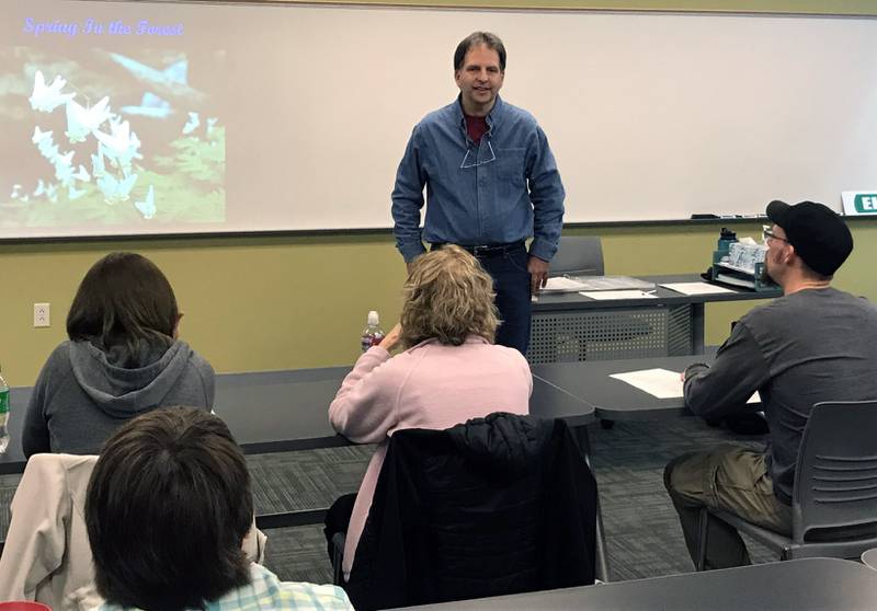 A session on photographing eagles, birds and wildlife, sponsored by Illinois Valley Community College Continuing Education Center and led by local photographer David Anderson, will meet Friday, Feb. 16, 2024. Anderson will share photography tips before leading the class into the field to practice the techniques.