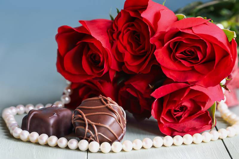 D & D Jewelers - Sweet and Sparkling: Chocolate and Jewelry for the Perfect Valentine’s Day
